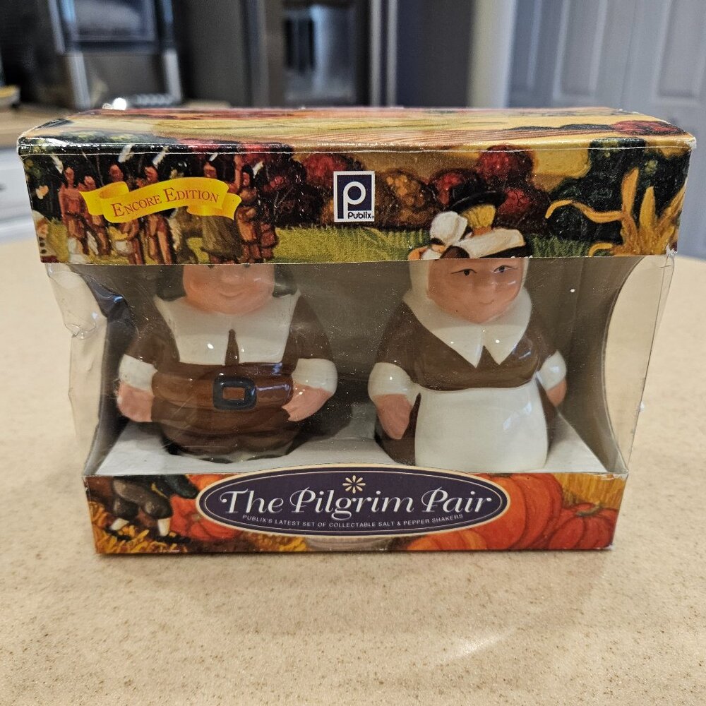 LIMITED PUBLIX CERAMIC THANKSGIVING FALL PILGRIM SALT & PEPPER SHAKERS SET